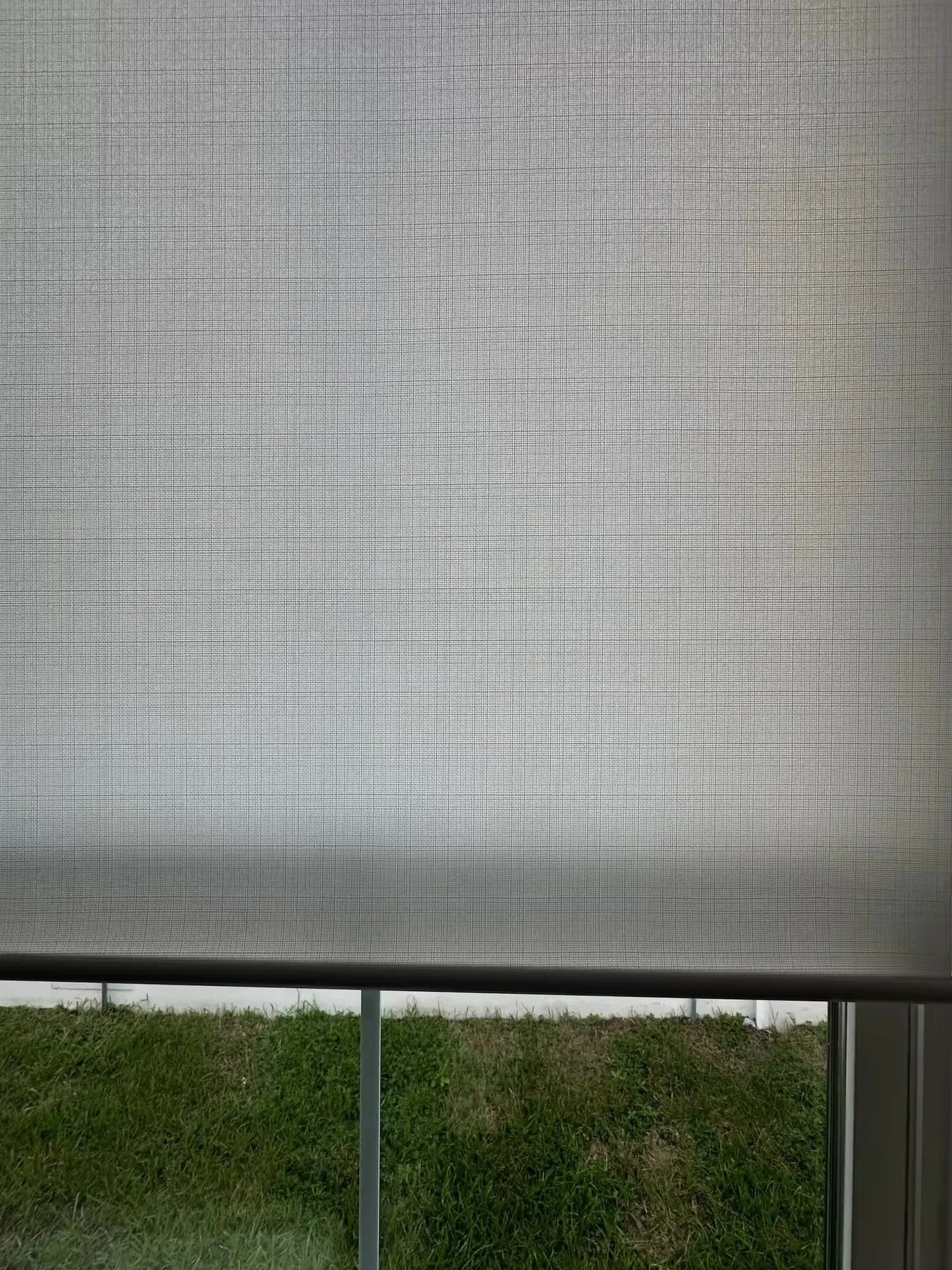 Decopedia Roller Blinds for Windows Motorized Cordless Smart Window Blinds Blackout Roller Day and Night Curtain for Living Room